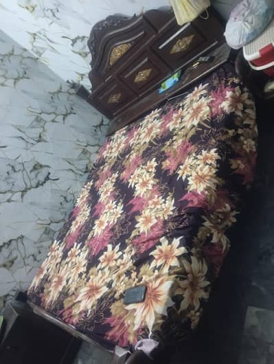 bed sight table Shankar mesh dressing table good condition