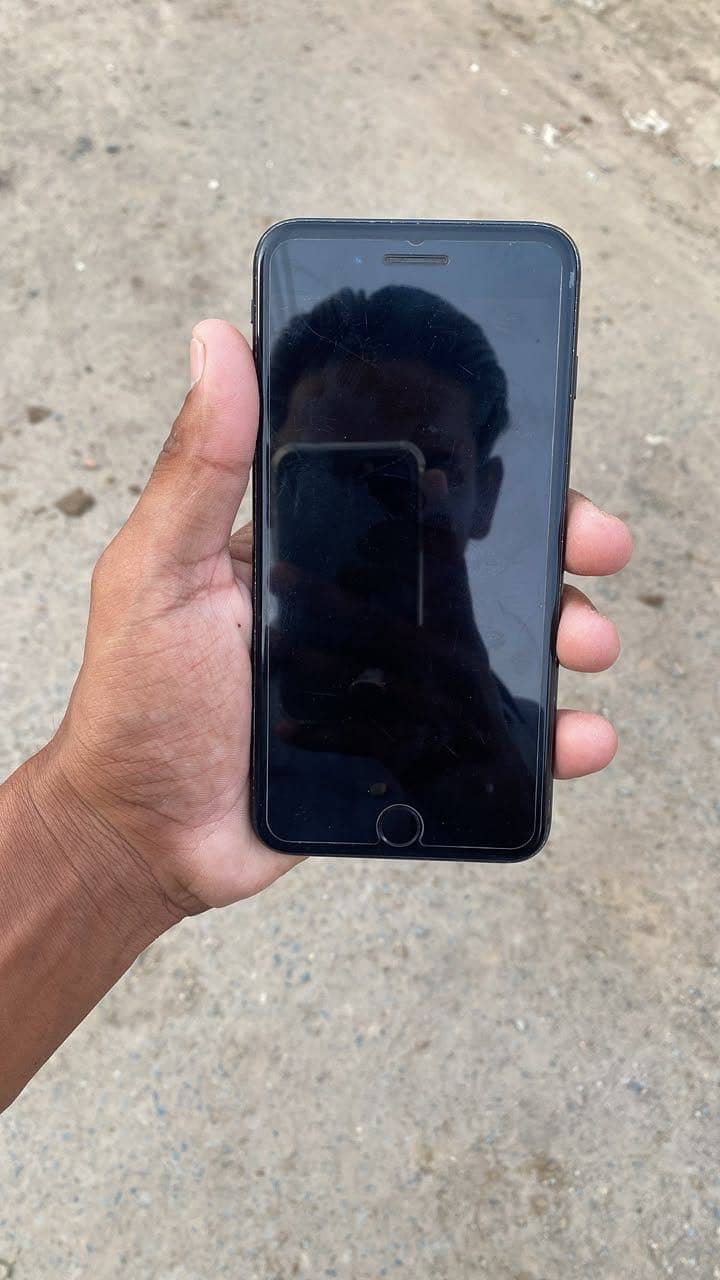 Apple iPhone 7 Plus 1