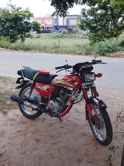 Honda  bike 125 price