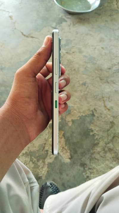Infinix hot 60i all ok no open exchange possible box. 3 month bad mily
