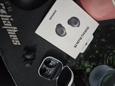 Galaxy Buds FE with box,  Scratchless