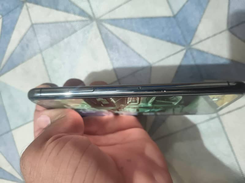 Apple iPhone X 0