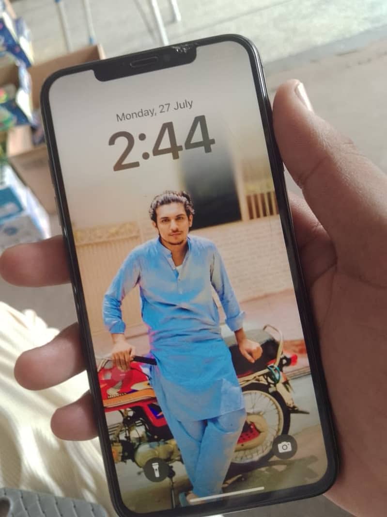 Apple iPhone XS Max 0