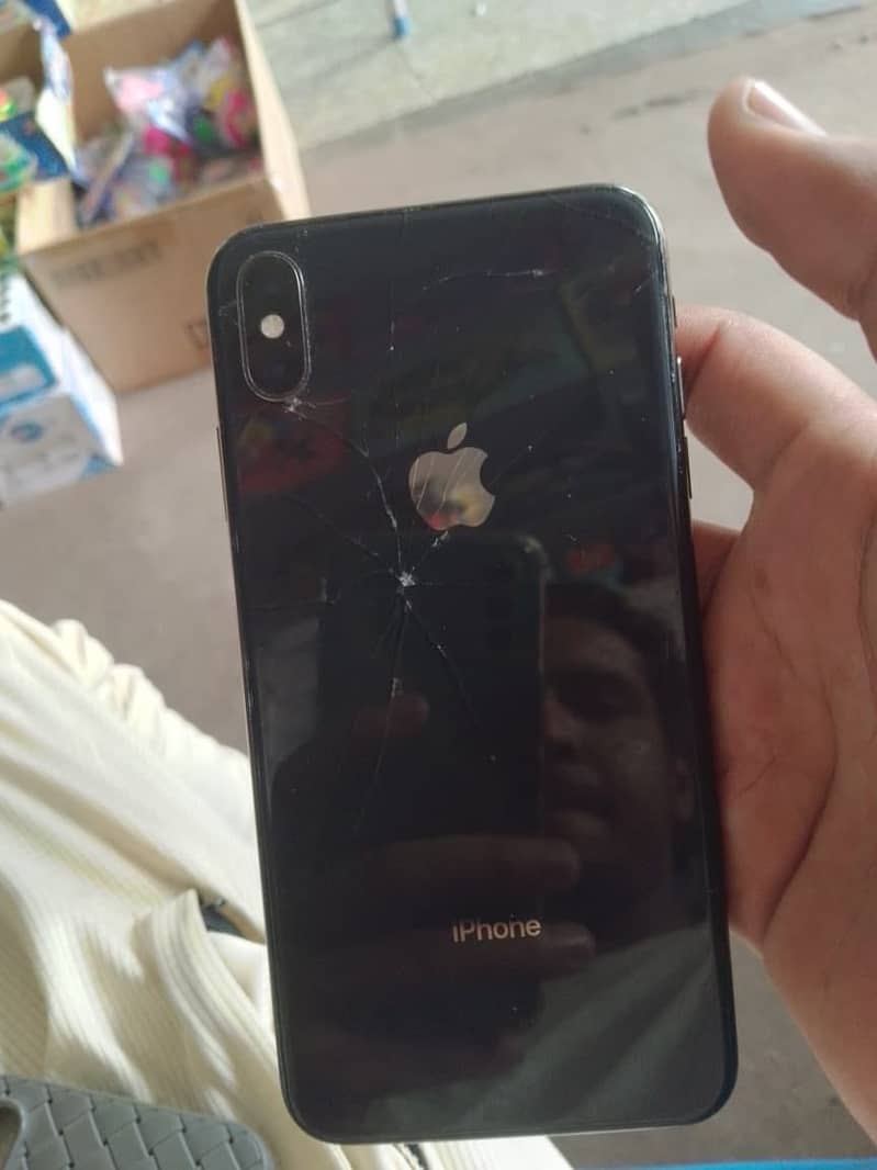 Apple iPhone XS Max 3