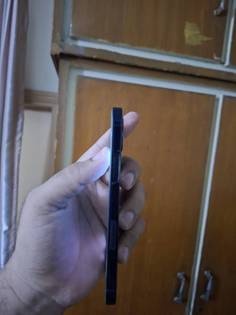 Apple iPhone 12 5