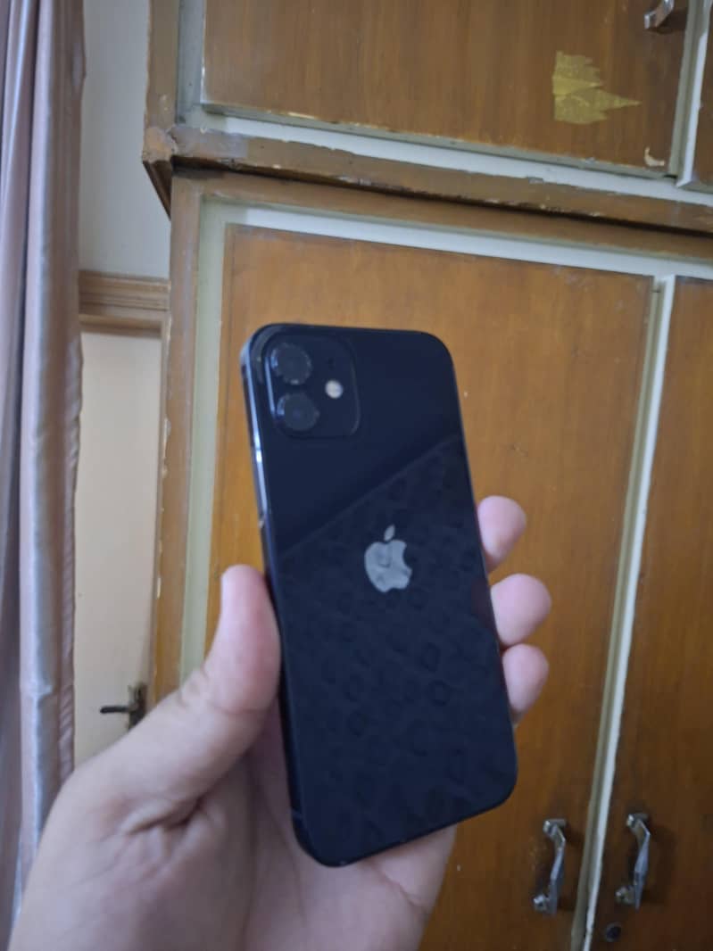 Apple iPhone 12 6