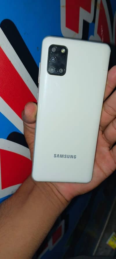 Samsung Mobile A31 4/128gb no any other fault glass crack