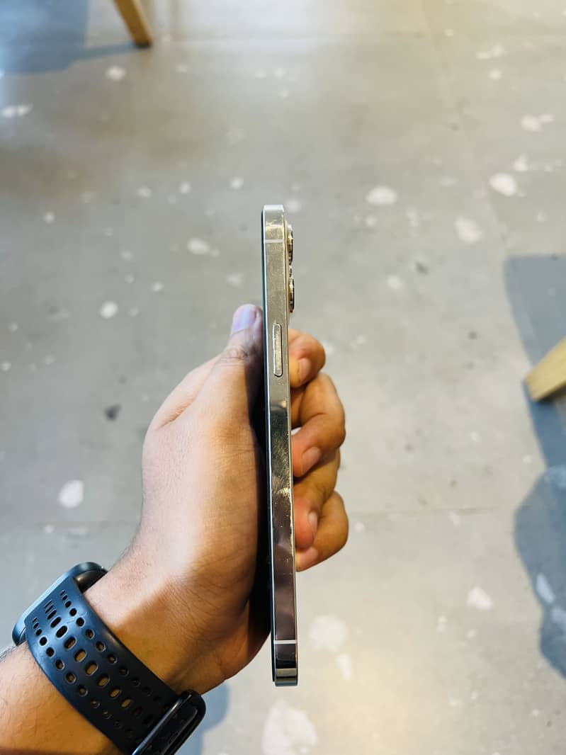 Apple iPhone 12 Pro Max 6