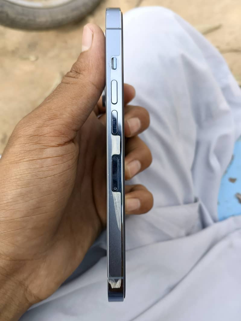 Apple iPhone 13 Pro 1