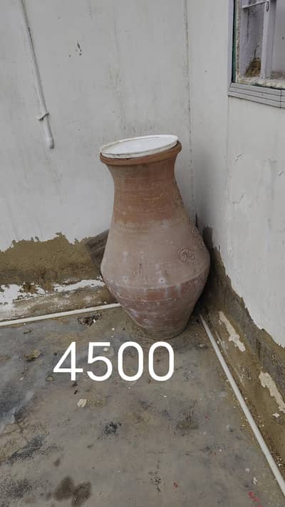 Earthen water pot
