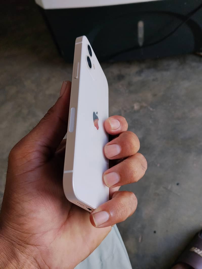 iPhone 12 3