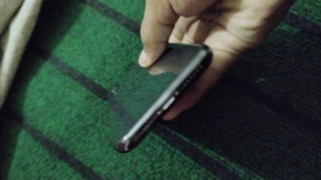 Apple iPhone X 3