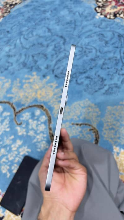 I PAD M1 CHIP ALL OK 85+  BATTERY HELTH ALL OK CONTACT 03136474606