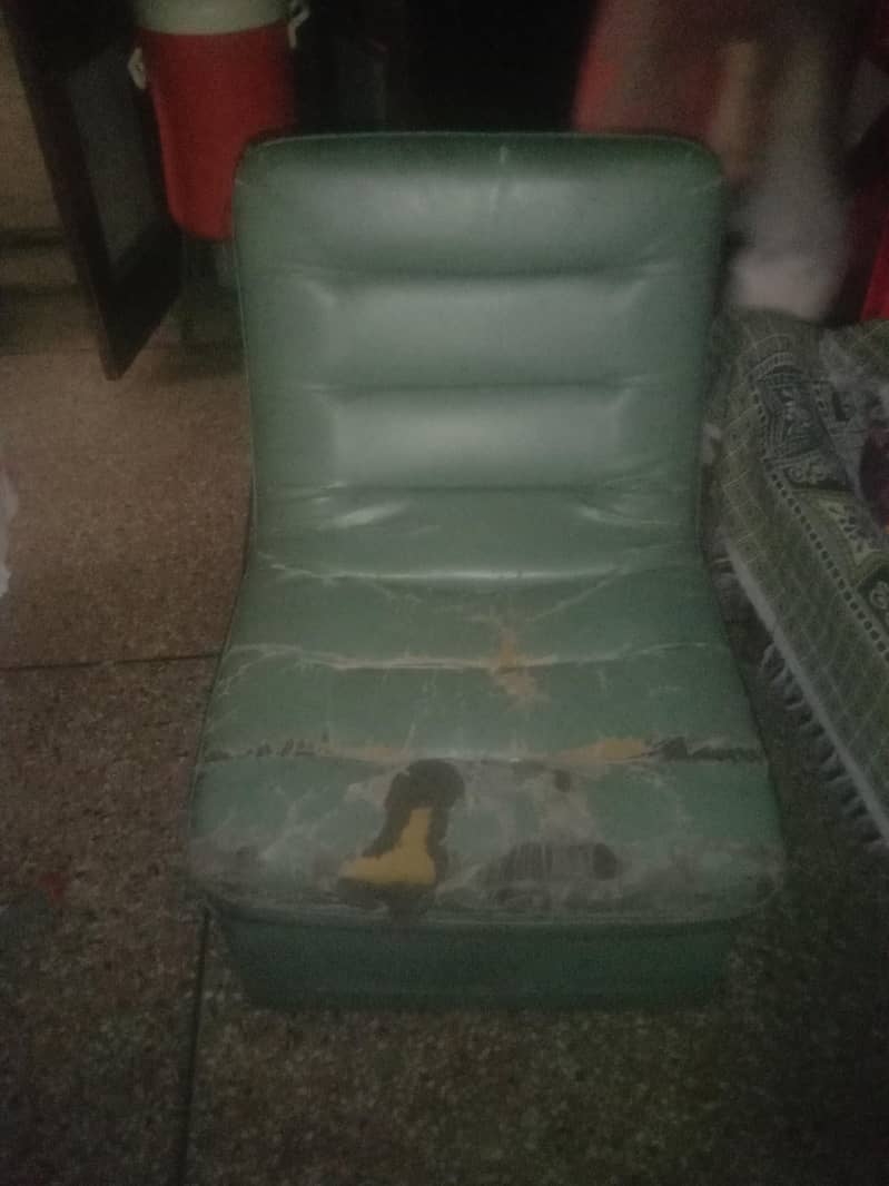 2 one seater sofas 0