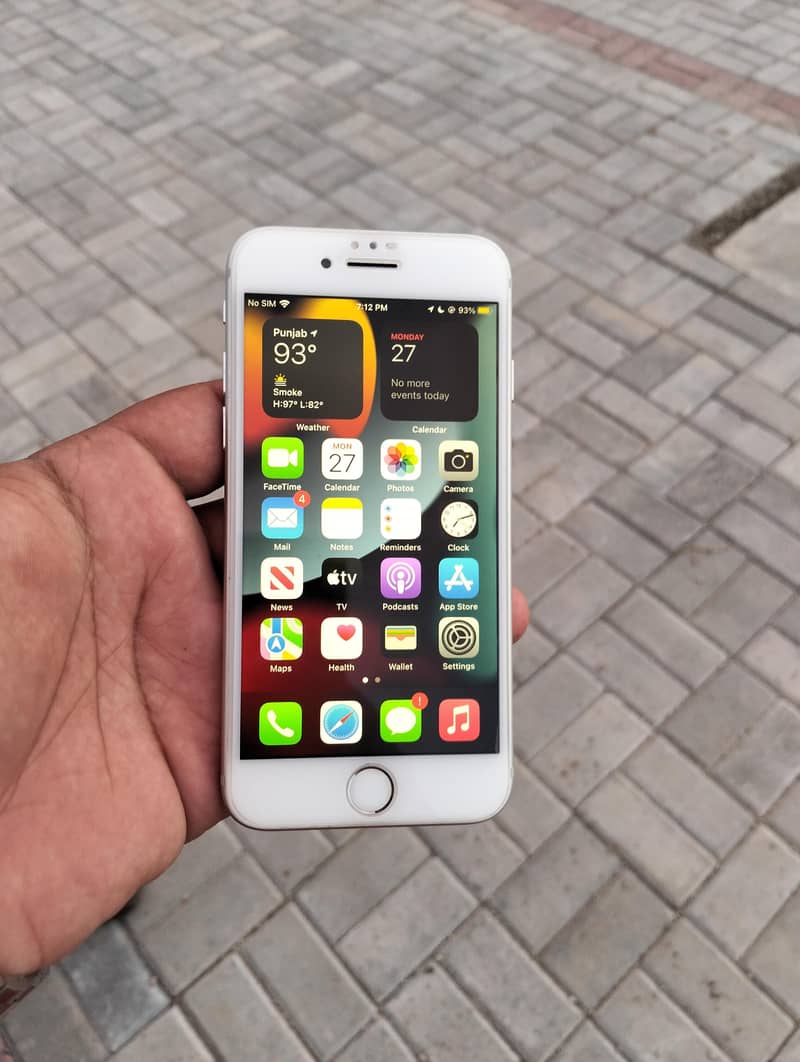 Apple iPhone 7 2