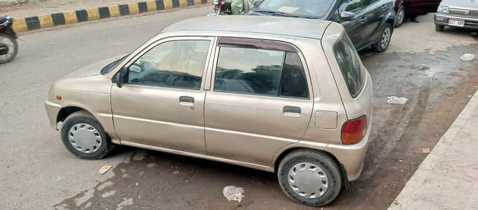 Daihatsu Cuore 2011