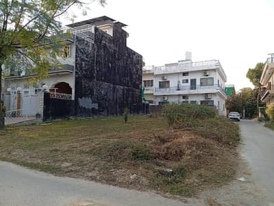GULBERG RESIDENCIA7M CORNER PLOT BLOCK T LOP CLEAR DEVELOP POSITION