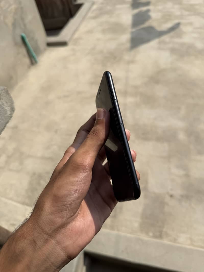 iPhone SE 3rd generation 1