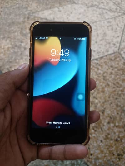 Apple iPhone 7