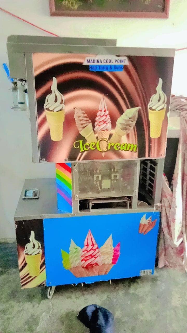 استعمال شدہ سافٹ آئس کریم مشین برائے فروخت" 1