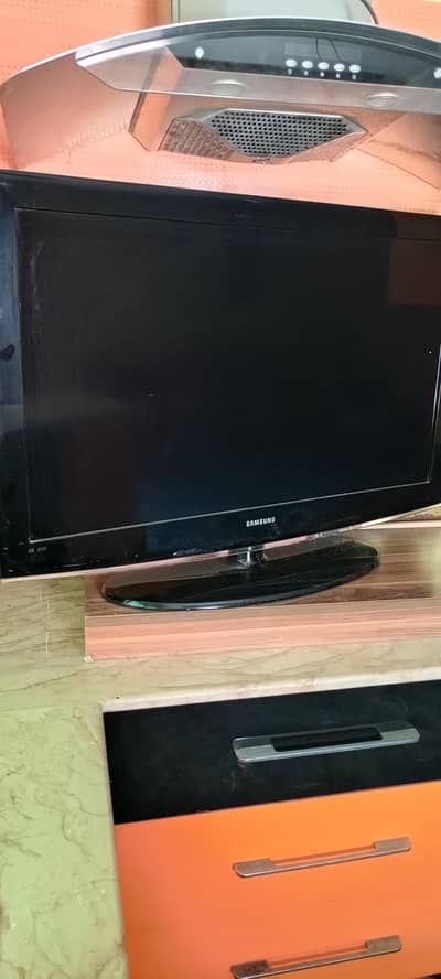 led 40inch is Samsung