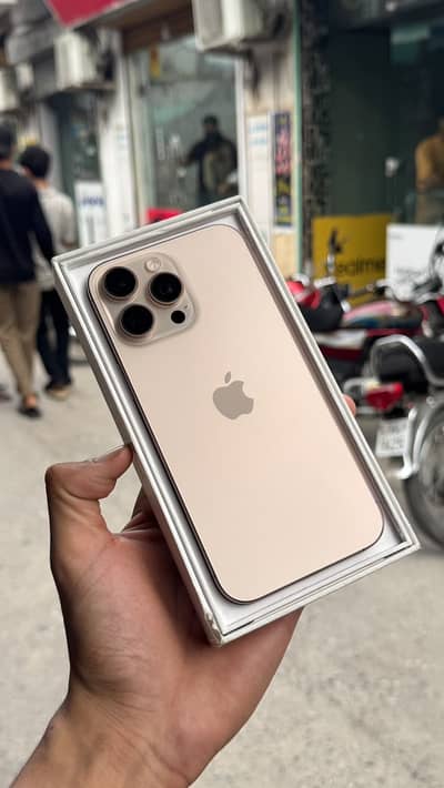 Apple iPhone 16 Pro Max