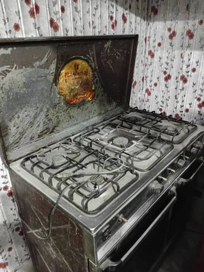 gas cooking range with 5 burners