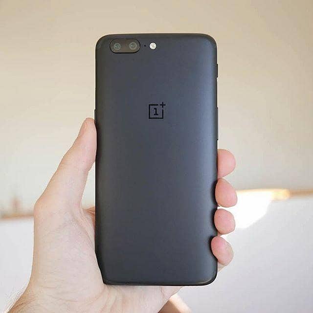 One Plus 5T 1