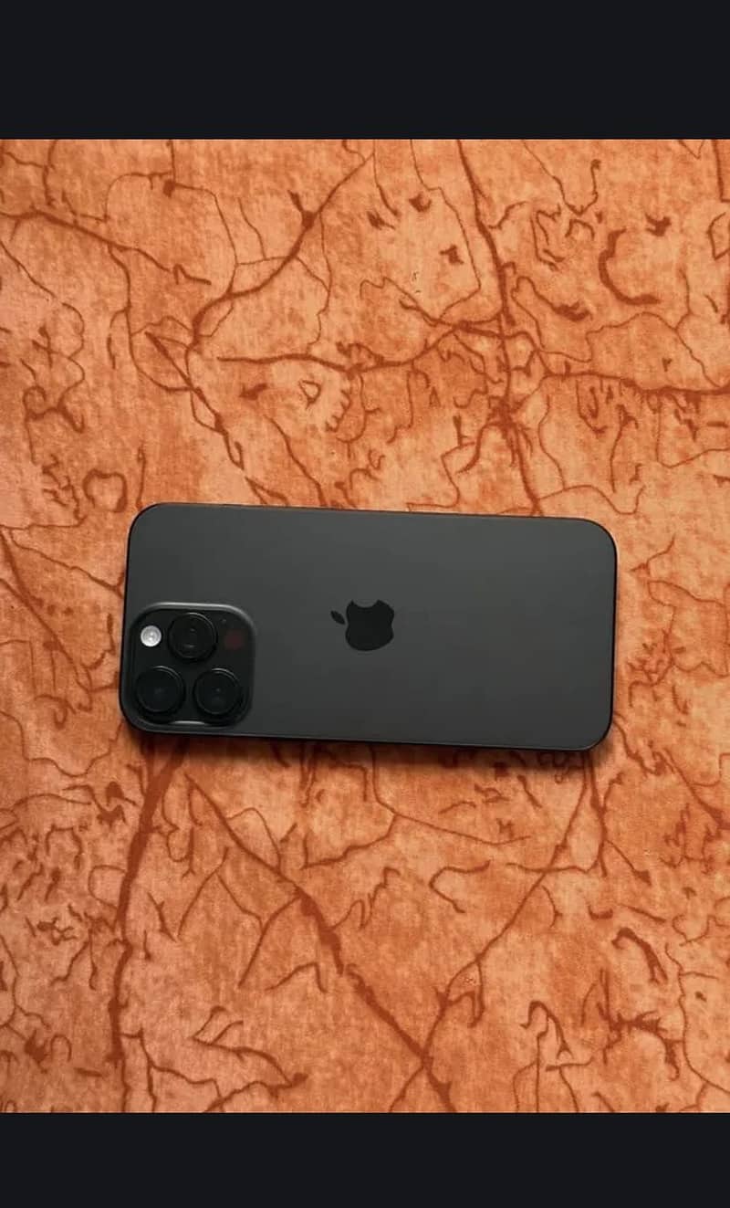 iPhone 16 Pro Max 2