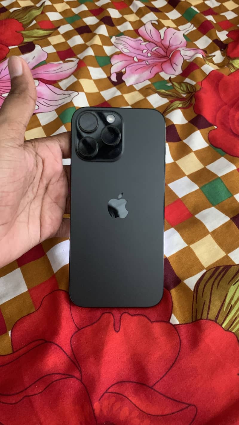 iPhone 16 Pro Max 6