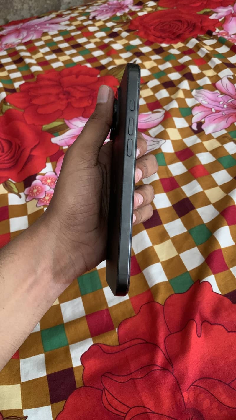 iPhone 16 Pro Max 8