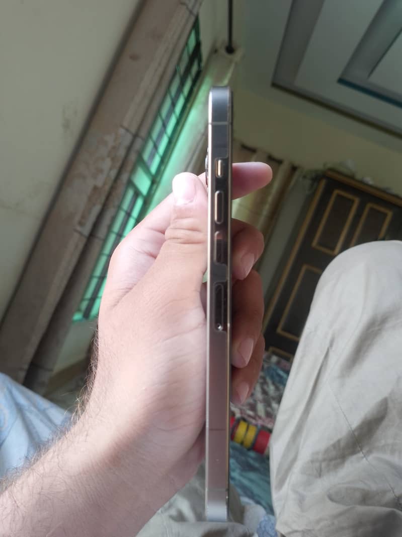 Apple iPhone 13 Pro Max 3