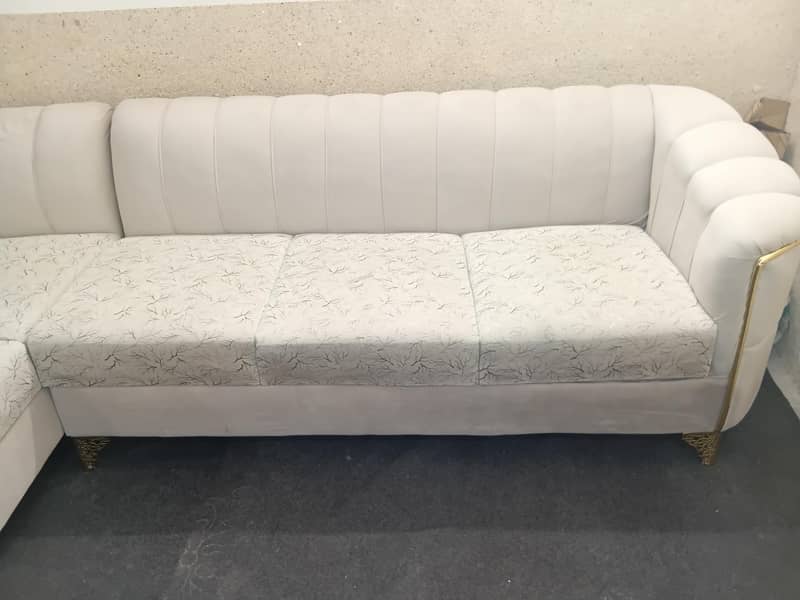 L shape Sofa 0