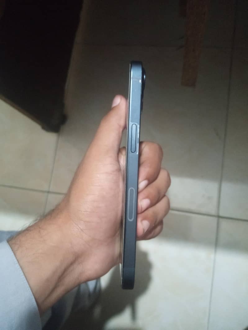 Apple iPhone 13 1