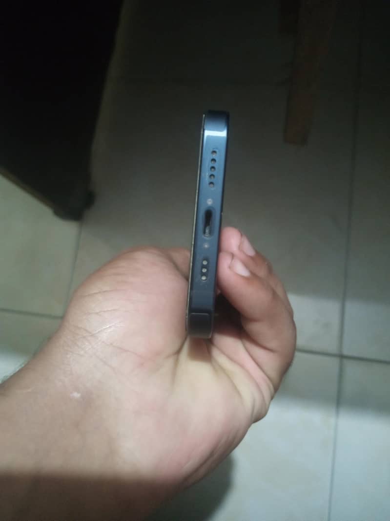 Apple iPhone 13 4