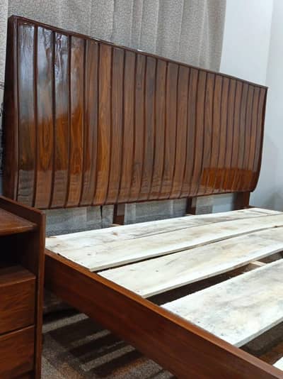 Solid Bed totally sheesham wood new condition only bed