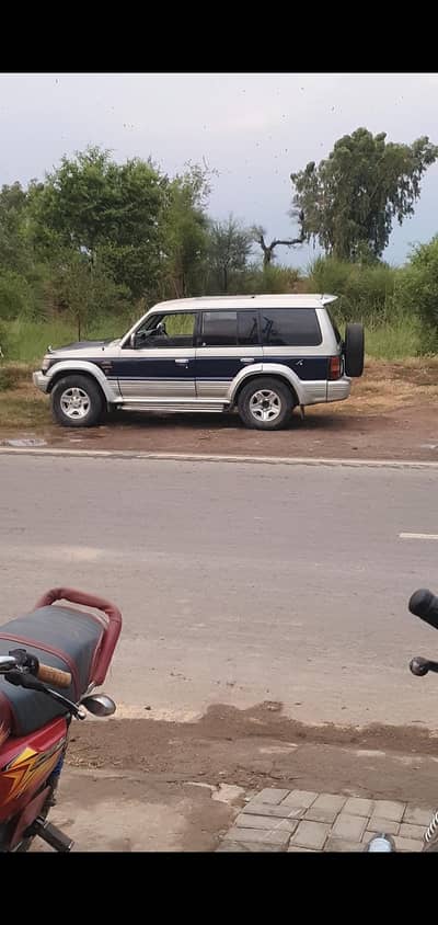 Mitsubishi Pajero 1995