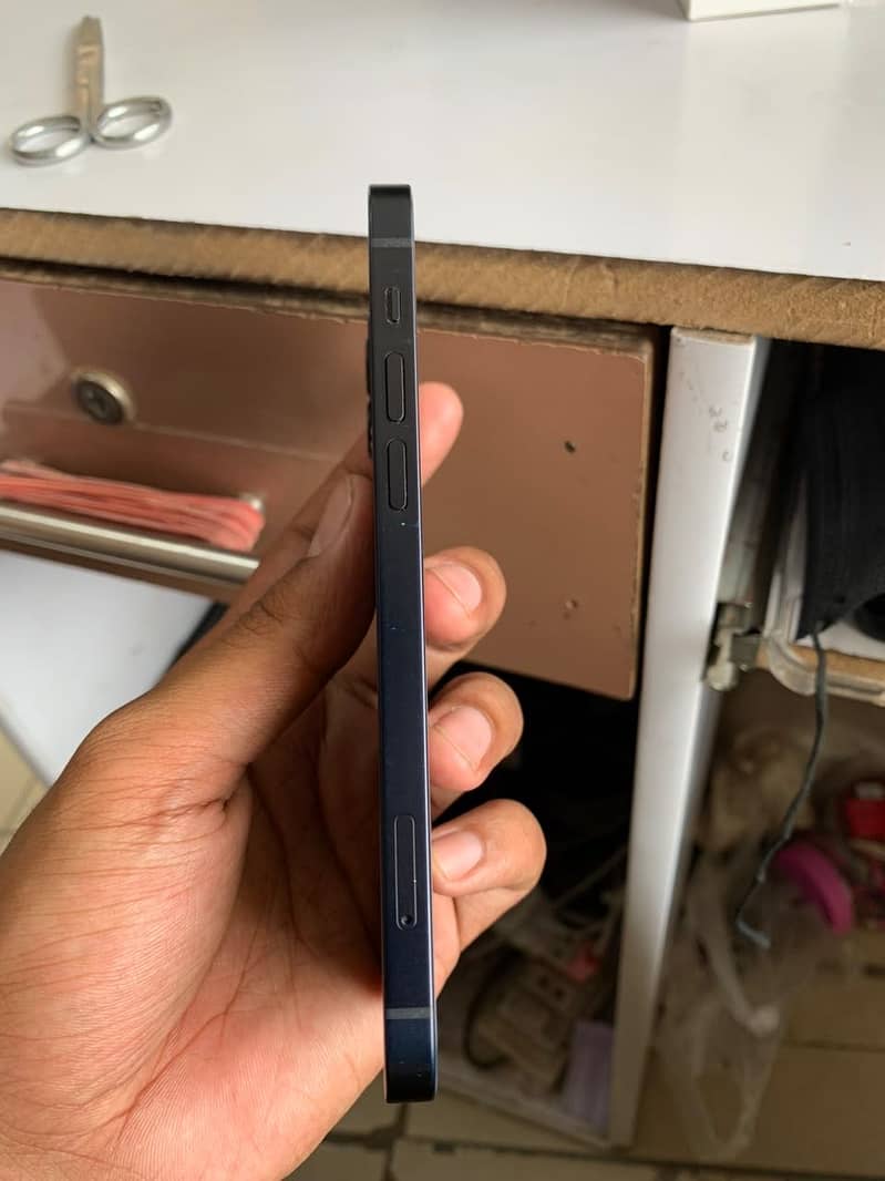 Apple iPhone 12 0
