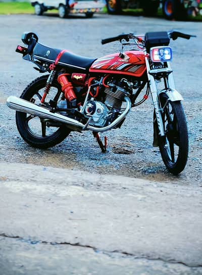 All okay condition  engine not opened not a single work in bike