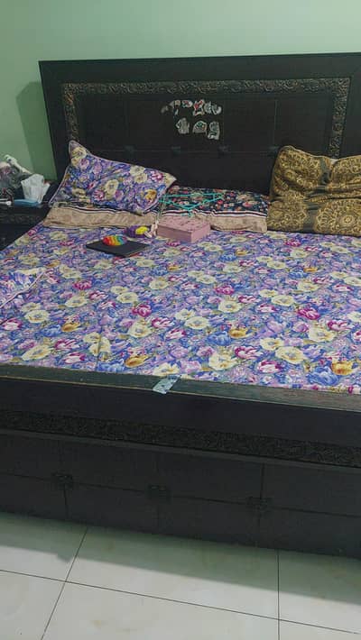 urgent selling king size bed & dressing table