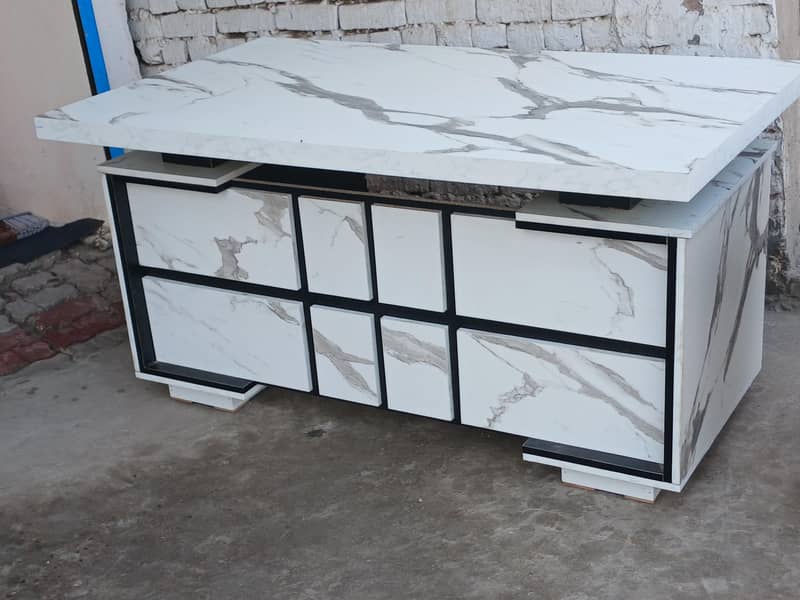 exactive Table available now 3