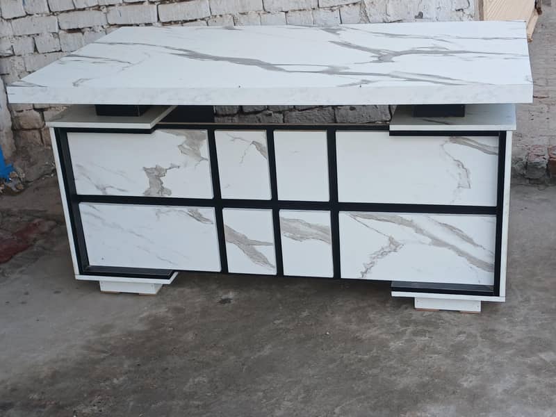 exactive Table available now 4