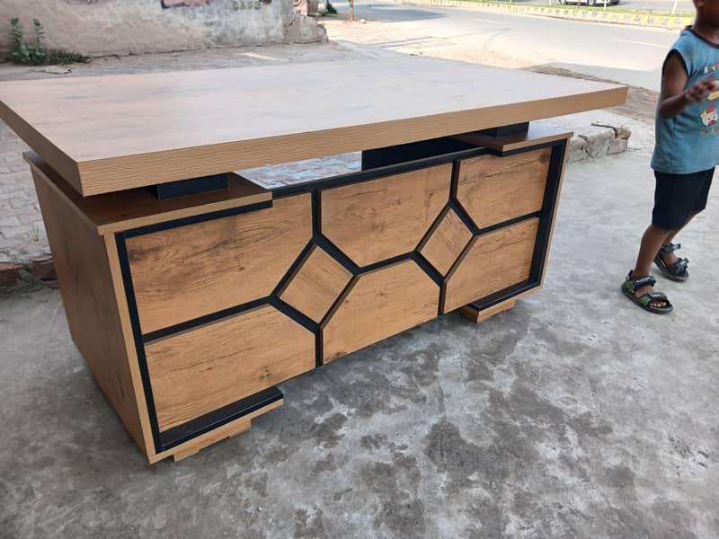 exactive Table available now 5