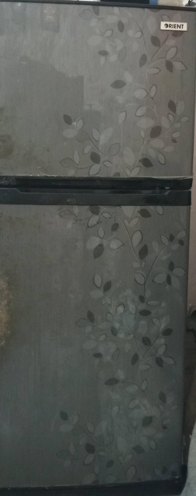 medium size fridge 0