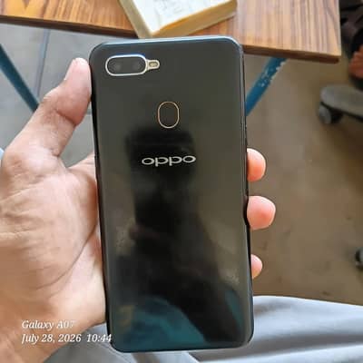 OPPO A5s 3.32 10.8. 5 condition  box charger k sath