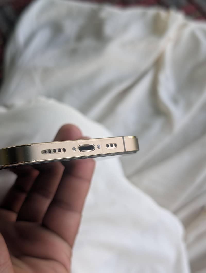 Apple iPhone 12 Pro 6