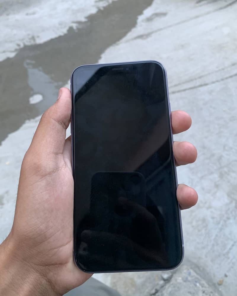 Apple iPhone 11 3
