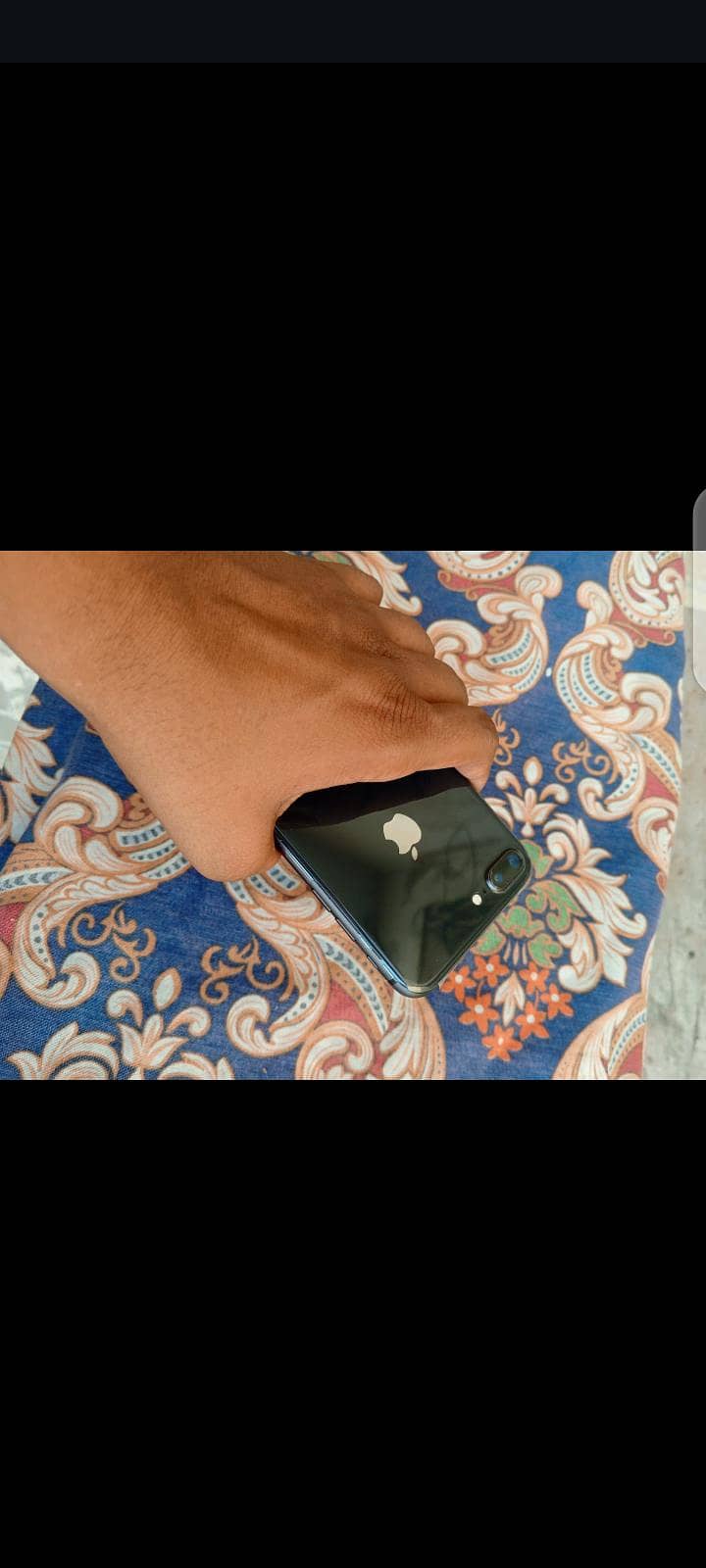 Apple iPhone 8 Plus 4
