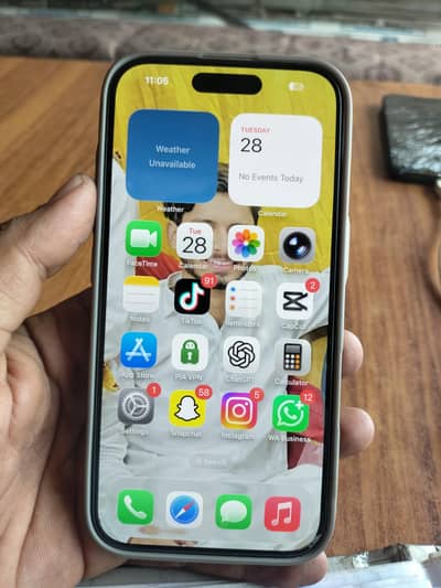 Apple iPhone 16