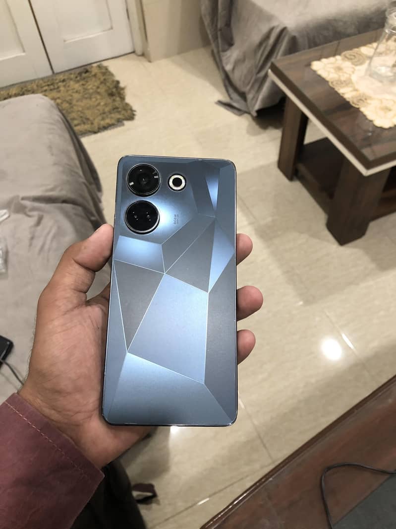Tecno CAMON 20 2
